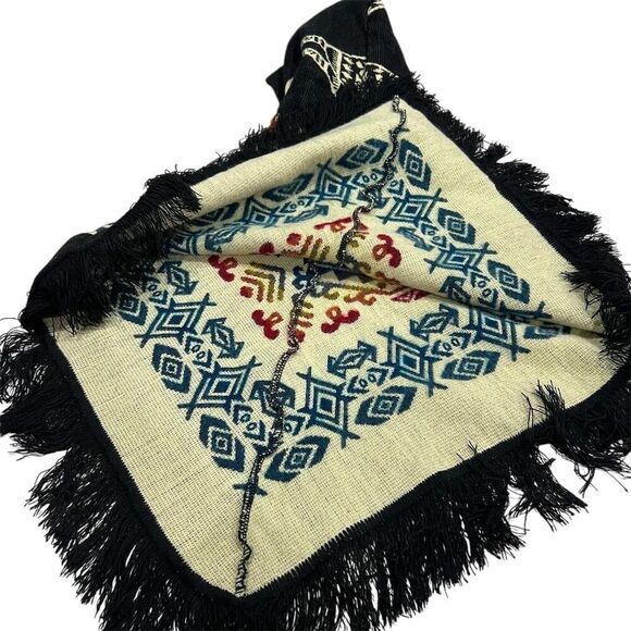 Boho Fringe Hooded Poncho Multicolor Aztec Kids One Size Winter - Picture 5 of 6